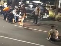 Detik-detik Pemotor di Makassar Tabrak Bhabinkamtibmas Saat Hindari Razia
