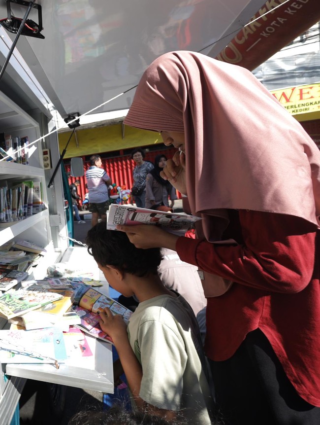 Perpustakaan Keliling Jadi Ruang Belajar dan Literasi Anak di Kediri