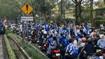 Gedung Sate Membiru Jelang Konvoi Juara Persib Bandung