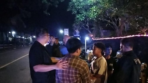 Polres Buleleng melakukan pengamanan di Volcano Club, Desa Anturan, Kecamatan Buleleng, Minggu (24/5/2026) dini hari. (Foto: Dok. Polres Buleleng)