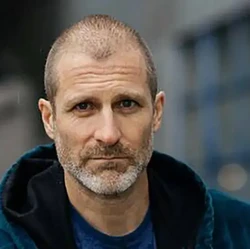 Aktor Virgin River Stewart McLean Ditemukan Tewas, Polisi Mulai Penyelidikan