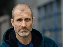 Aktor Virgin River Stewart McLean Ditemukan Tewas, Polisi Mulai Penyelidikan