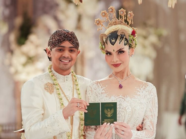 Foto Pernikahan Tengku Nadira-Agassi Revano, Adat Yogyakarta Bernuansa Modern