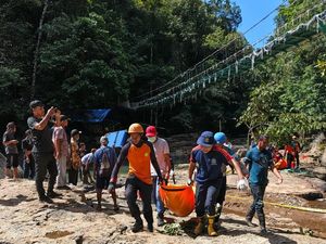 Jenazah 2 WNA yang Tewas Terjatuh dari Jembatan Telantar di Labuan Bajo