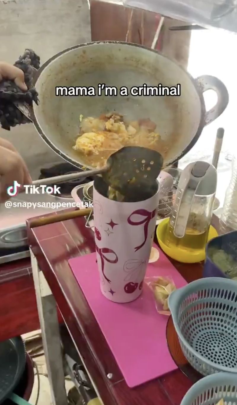 Bukan Buat Kopi Lagi, Tumbler Kini Dipakai Jadi Wadah Seblak dan Bakso!