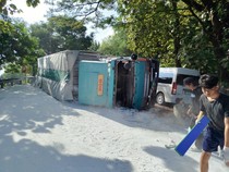 Jalan Jogja-Wonosari Buka Tutup Imbas Truk Terguling di Piyungan
