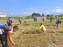 Tak Konvoi, Warga Tasik Bersih-bersih SOR Kaliki Rayakan Persib Juara