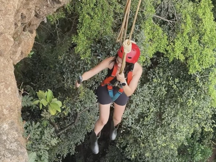 Wendy Walters Bak Lara Croft, Rappeling di Gua Jomblang dan Ngeleng