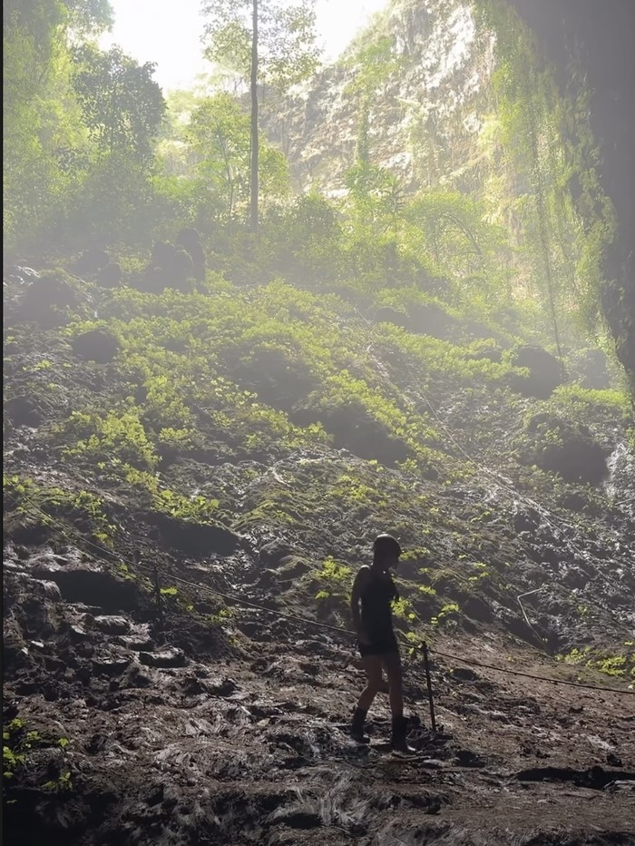 Wendy Walters Bak Lara Croft, Rappeling di Gua Jomblang dan Ngeleng