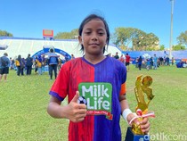 Ngalam Mbois: Adelice Gapai Mimpi Jadi Pemain Sepak Bola Putri Profesional