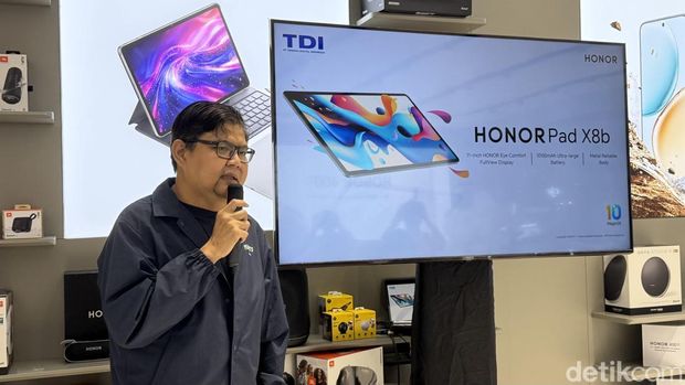 Aryo Meidianto, Head of Public Relations PT Trinova Digital Indonesia Aryo Meidianto, Head of Public Relations PT Trinova Digital Indonesia di acara hands-on Honor Pad X8b