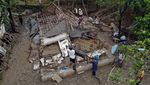 Banjir Terjang Bogor, Satu Rumah Ambruk akibat Luapan Sungai Cijayanti