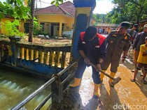 Ayunan Godam Bupati Asjap Bongkar Biang Kerok Banjir di Palabuhanratu