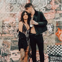 Penyanyi Band Metal Umumkan Jadi Gay, Istri Ajukan Cerai 2 Bulan Kemudian