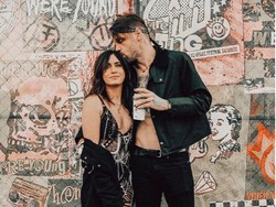 Penyanyi Band Metal Umumkan Jadi Gay, Istri Ajukan Cerai 2 Bulan Kemudian