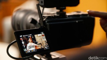 Canon EOS R6 V hadir dengan kemampuan perekaman video hingga 7K Open Gate untuk kebutuhan konten modern.  