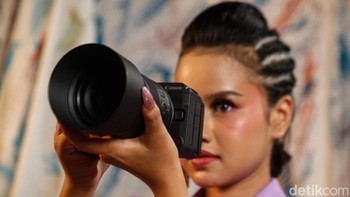 Lensa Canon RF20-50mm f/4L IS USM PZ dirancang khusus untuk kebutuhan produksi video dan vlog. Kamera ini mendukung sistem Canon EOS VR untuk pengembangan konten virtual reality dan immersive video.  