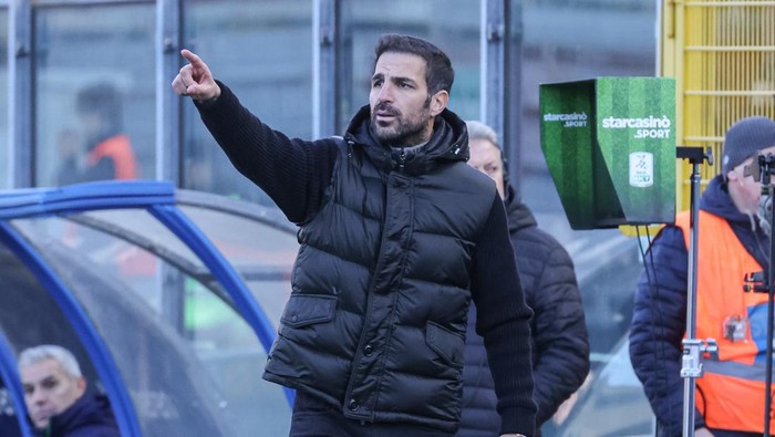 Cesc Fabregas, the head coach of Como 1907, is pictured during the Serie BKT match between Como and Feralpisalo in Como, Italy, on November 25, 2023. (Photo by Stefano Nicoli/NurPhoto via Getty Images)