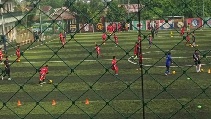 Coaching clinic SSB bersama Budi Sudarsono