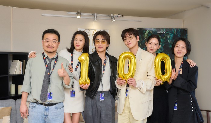 Film Korea Selatan Colony tembus 1 juta penonton dalam waktu 4 hari.