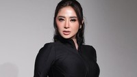 Dewi Perssik berpakaian sporty karena mengisi acara lari. Lemhannas fun run, tulisnya dilihat di Instagram, Senin (25/5/2026). (Foto: dok Instagram dewiperssik9)