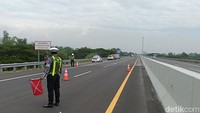 Investigasi dilakukan di ruas Tol Pasuruan-Probolinggo KM 834 Jalur B, Desa Posangit Lor, Kecamatan Wonomerto, Kabupaten Probolinggo, Senin (25/5/2026). Polisi menggunakan metode Traffic Accident Analysis (TAA).