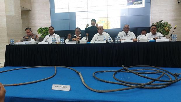 Bareskrim Polri mengungkapkan hasil investigasi awal terkait pemadaman listrik total (blackout) yang melanda sebagian besar wilayah Sumatera dalam jumpa pers di Bareskrim Polri, Jakarta Selatan, Senin (25/5/2026).