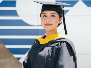 Erina Gudono Raih Gelar MSc UPenn dengan IPK 4, Sealmamater dengan Trump-Elon Musk