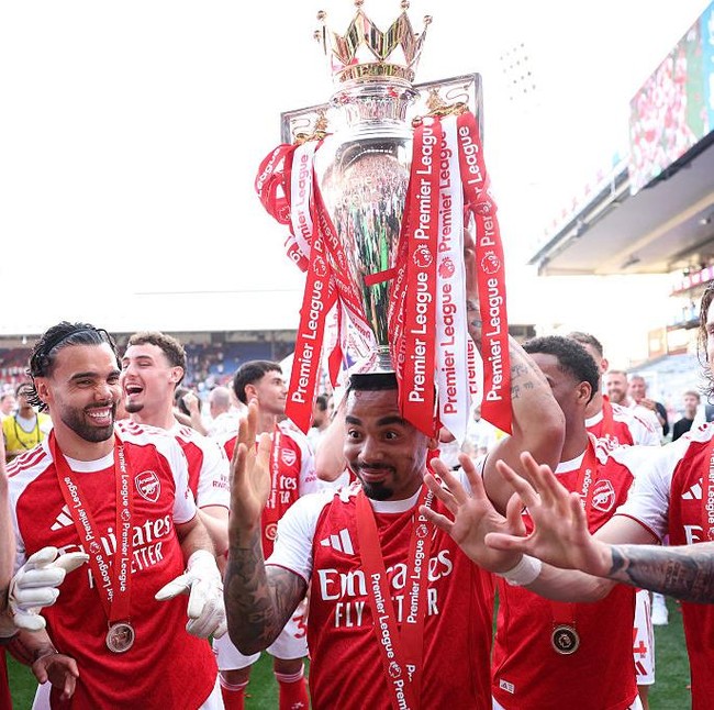 Kesebelasan Pemain Juara Liga Inggris dengan Klub Berbeda, Jesus Teranyar