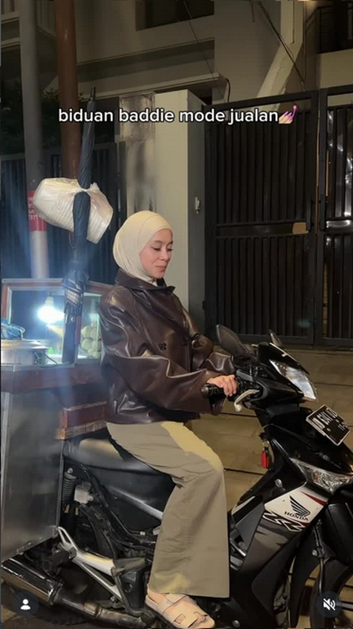 Intip Keseruan Lesti Kejora Jualan Bakso Keliling Pakai Motor