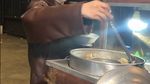 Intip Keseruan Lesti Kejora Jualan Bakso Keliling Pakai Motor