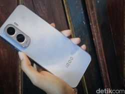 Menggenggam iQOO Z11 & Z11x, HP Baterai Raksasa Harga Rp 3 Jutaan