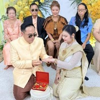 Viral Jadi Kontroversi, Wanita Gelar Pertunangan Suami dan Calon Istri Kedua
