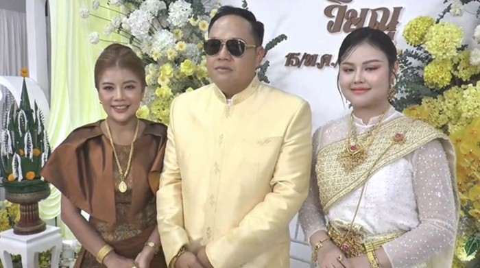 Istri Gelar Pertunangan Suami dan Calon Istri Kedua.