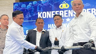 Penampakan Kabel SUTET Putus yang Picu Listrik Padam Massal di Sumatera