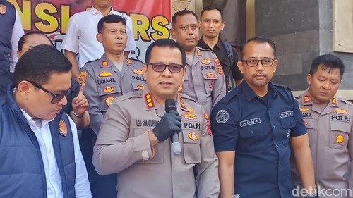 Kapolresta Denpasar Kombes Leonardo D. Simatupang saat memberikan keterangan, Senin (25/5/2026).