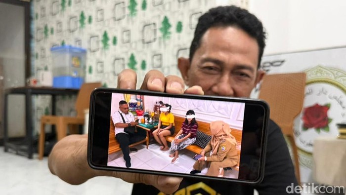 Ketua RT menunjukkan dua korban dugaan TPPO di Pontianak.