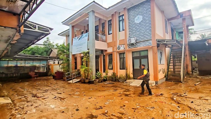 Kondisi banjir di Puskesmas Palabuhanratu