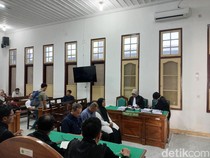 Eks Camat di Medan Korupsi Anggaran BBM Rp 332 Juta Dituntut 2 Tahun Bui