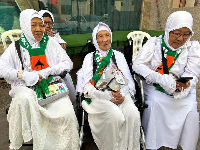Mbah Marsiyah (104), jemaah haji asal Kediri, siap menjalani wukuf di Arafah, Selasa (26/5/2026).