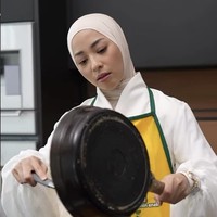 Gaya Nikita Willy Masak Disorot, Pakai Baju Putih dan Jam Tangan Rp 1,1 M