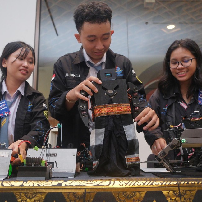 Kreativitas Teknologi Anak Muda Dipamerkan di Bali