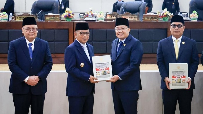 Paripurna penyampaian laporan hasil pemeriksaan BPK di Banten (Dok Pemprov Banten)