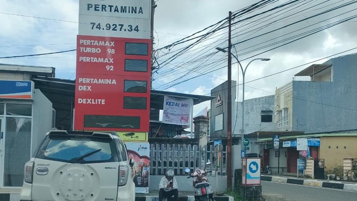 Pengendara mobil ditolak isi Pertalite di SPBU Ahmad Yani Bone gegara barcode miliknya disebut telah terpakai.