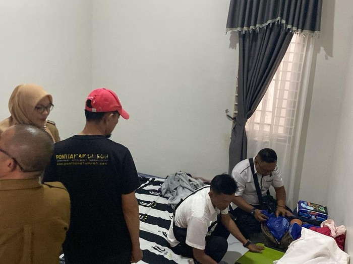 Penggerebekan rumah yang diduga menjadi penampungan calon korban TPPO di Pontianak