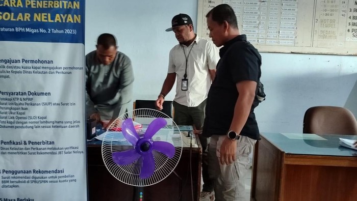 Polisi mengeledah kantor UPDT Dinas Perikanan dan Kehutanan Bengkulu