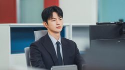 Seo In Guk Jadi Bos Ketus di Drakor See You at Work Tomorrow!