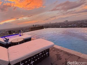 Sensasi Pantai di Atas Gedung Ada di Trans Luxury Hotel Surabaya