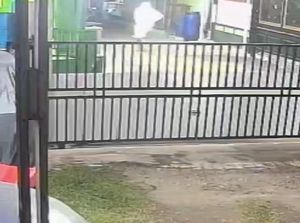 Polisi Duga Pocong Lari Terbirit-birit di Depok buat Ngonten
