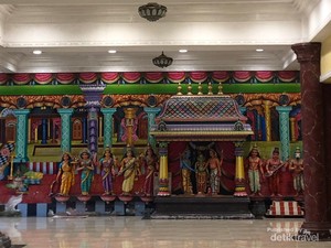 Naik 272 Tangga di Batu Caves, Wisata Religi di Malaysia